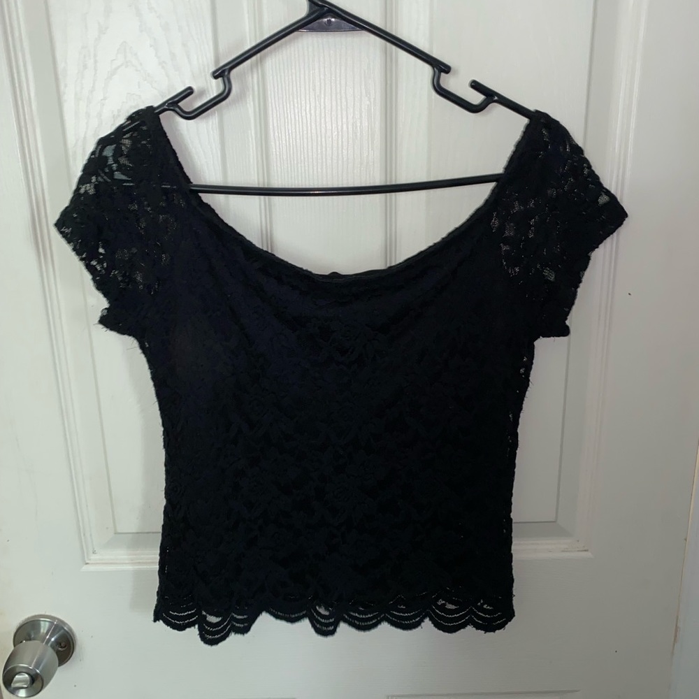 Off The Shoulder Floral Lace Crop Top